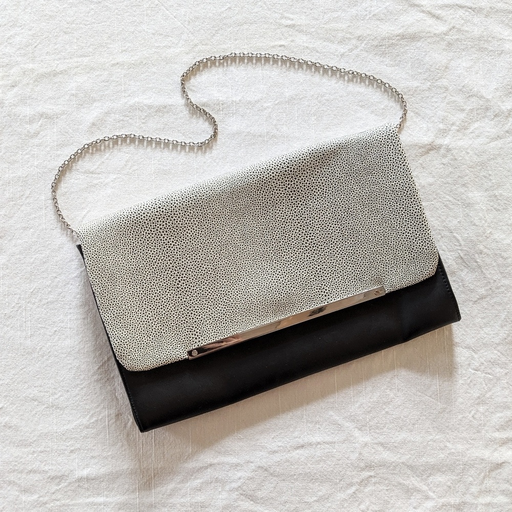 Vegan Faux Lizard Textured Clutch Purse Handbag
